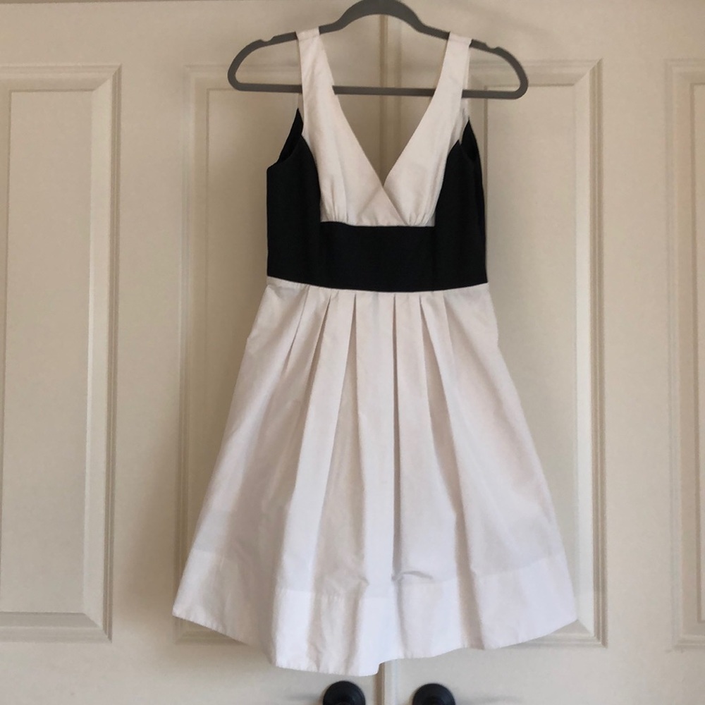 Black and white dress with pockets